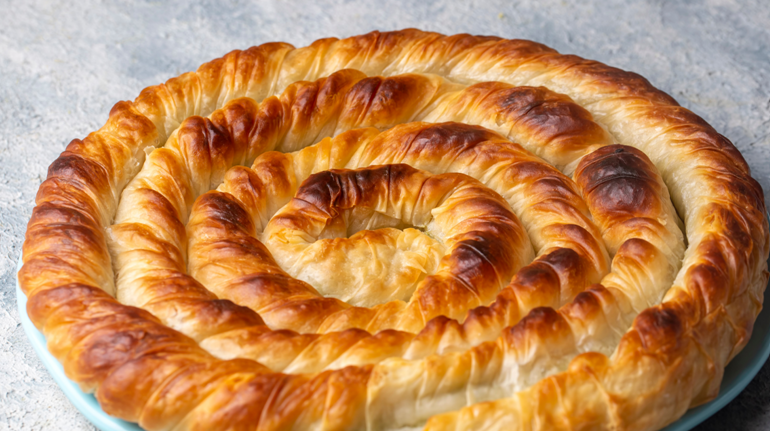 Tepsi Börek Sipariş Ederken Tazelik ve İç Harç Seçimi Neden Önemlidir?