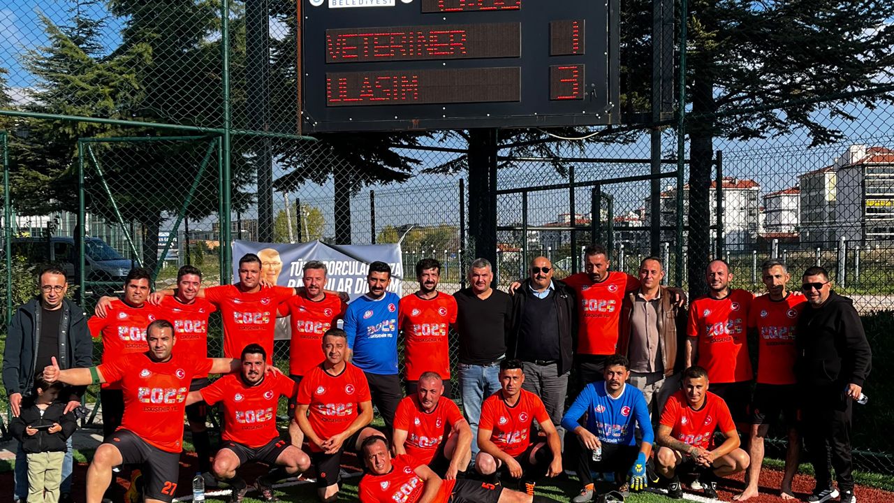 Belediye çalışanları futbol turnuvasında çeyrek final heyecanı