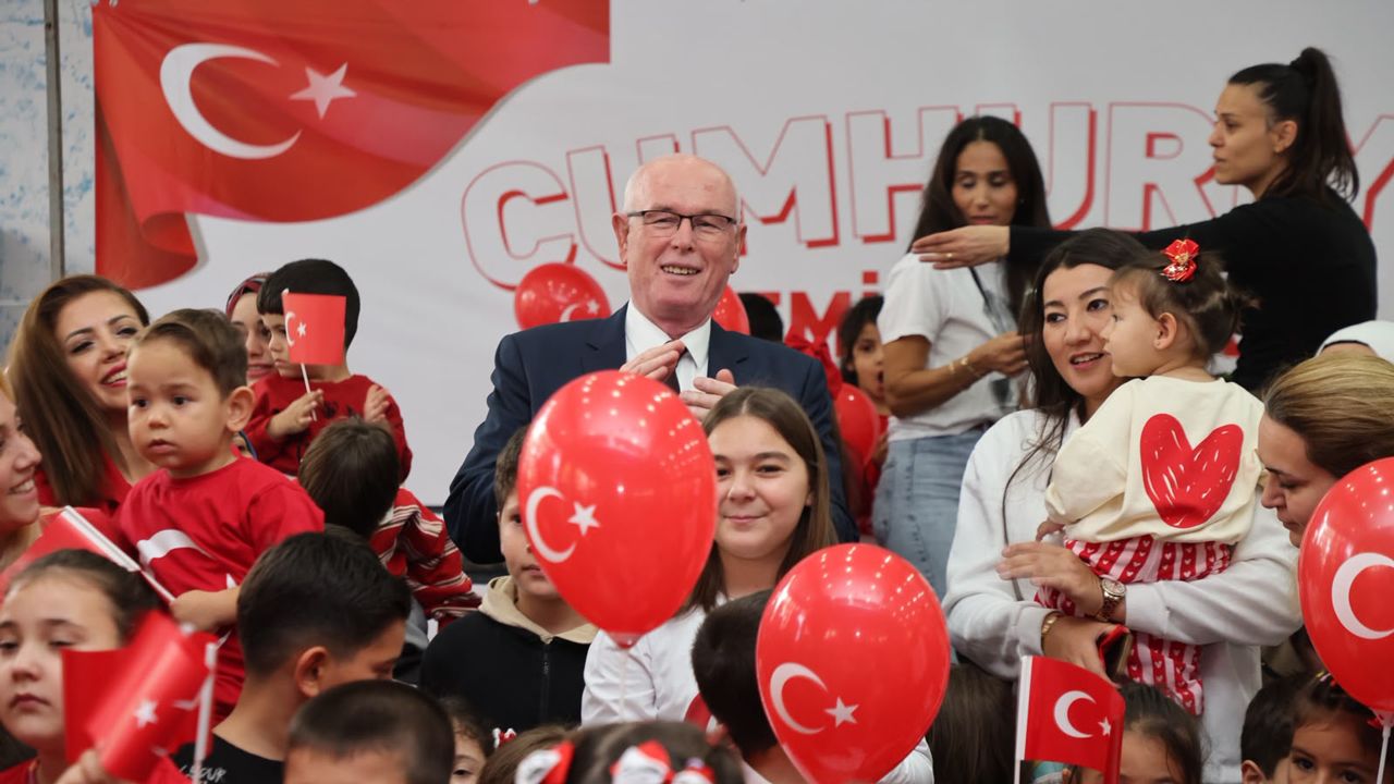 Cumhuriyet coşkusu anneler ve çocuklarla Alaaddin Parkı’na taşındı