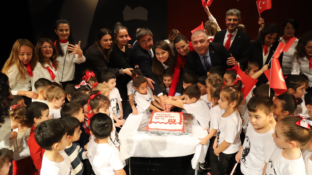 Es Çocuk Evi’nde cumhuriyet coşkusu