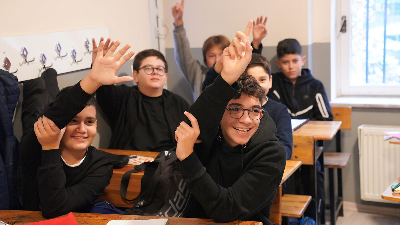 Hiç bir çocuk eğitimden mahrum kalmamalı