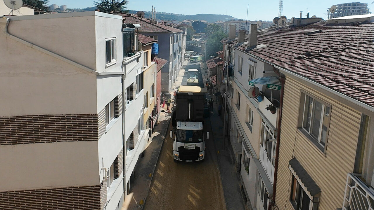 Yeni mahalle’de asfalt serimi başladı